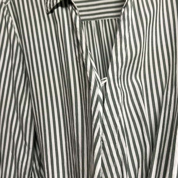 Beachlunchlounge Collection Top - Picture 3 of 12